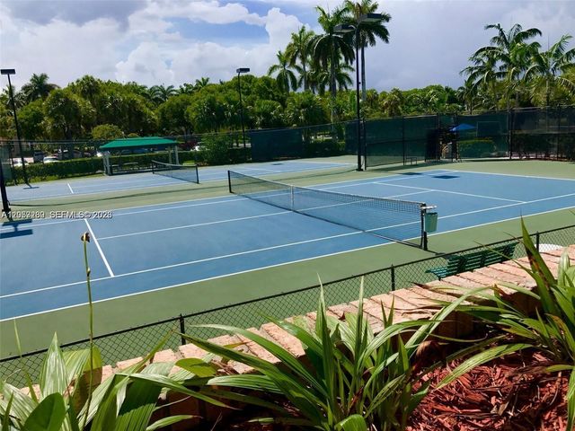 5758 NW 97th Pl, Doral, FL 33178