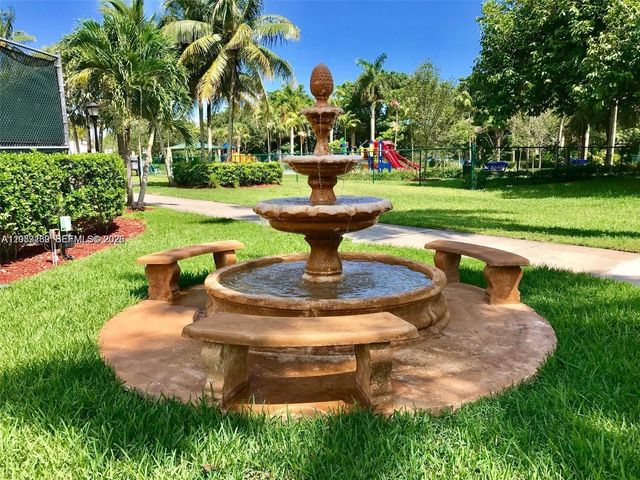 5758 NW 97th Pl, Doral, FL 33178