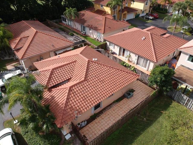 5758 NW 97th Pl, Doral, FL 33178