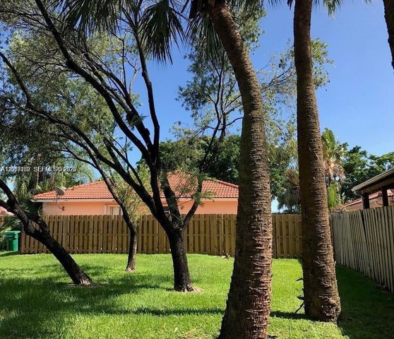 5758 NW 97th Pl, Doral, FL 33178