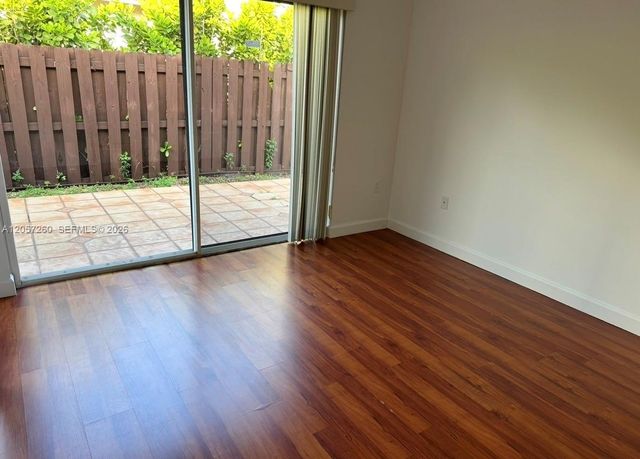 5758 NW 97th Pl, Doral, FL 33178