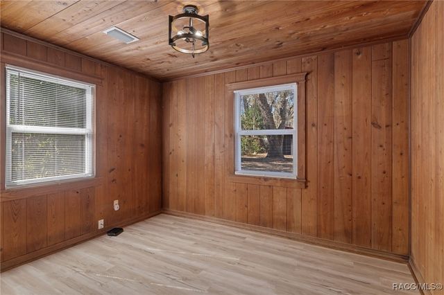 9193 S Great Oaks Drive, Floral City, FL 34436