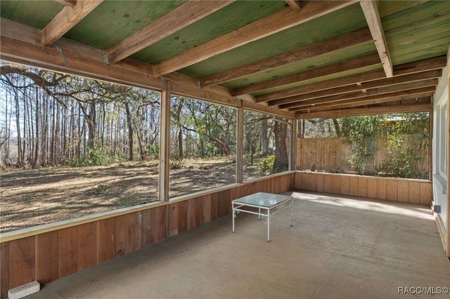 9193 S Great Oaks Drive, Floral City, FL 34436