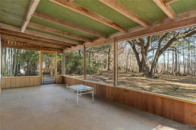 9193 S Great Oaks Drive, Floral City, FL 34436