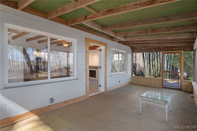 9193 S Great Oaks Drive, Floral City, FL 34436