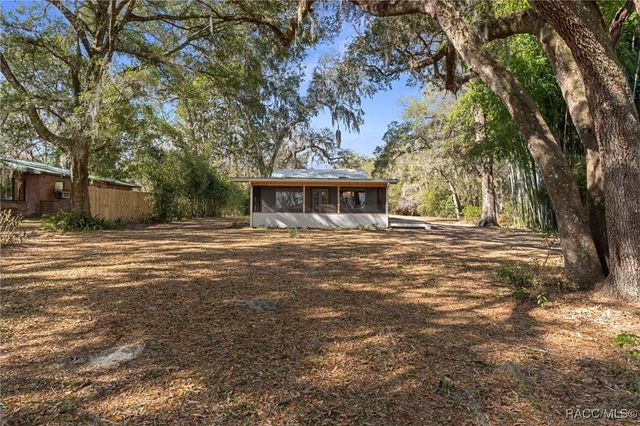 9193 S Great Oaks Drive, Floral City, FL 34436