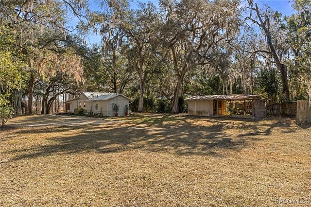 9193 S Great Oaks Drive, Floral City, FL 34436