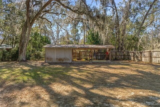 9193 S Great Oaks Drive, Floral City, FL 34436