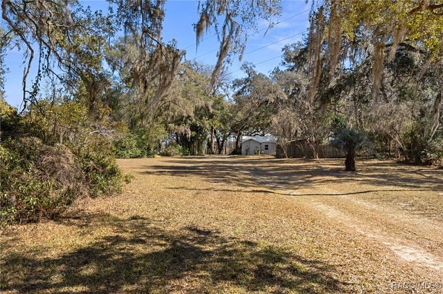 9193 S Great Oaks Drive, Floral City, FL 34436