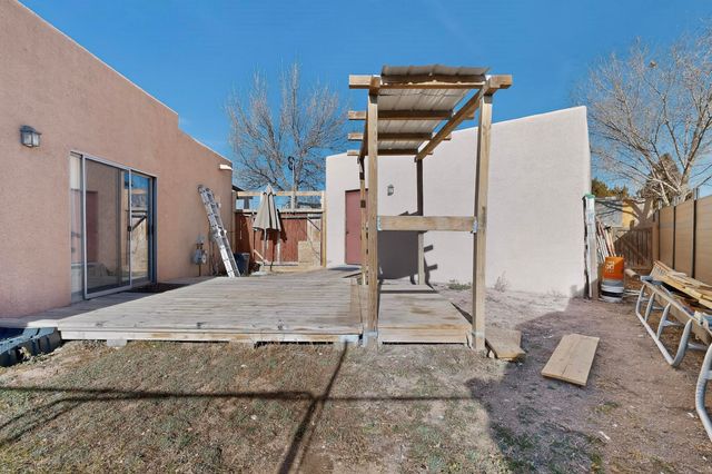 6328 Milagro Estrella, Santa Fe, NM 87507