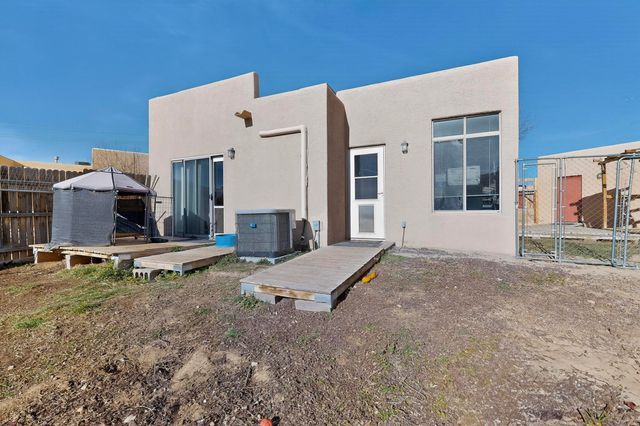 6328 Milagro Estrella, Santa Fe, NM 87507