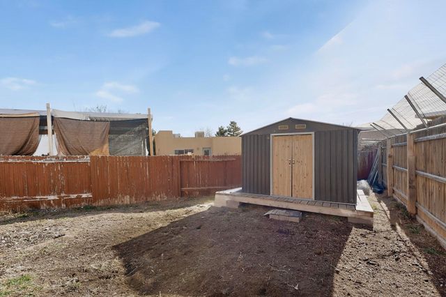6328 Milagro Estrella, Santa Fe, NM 87507