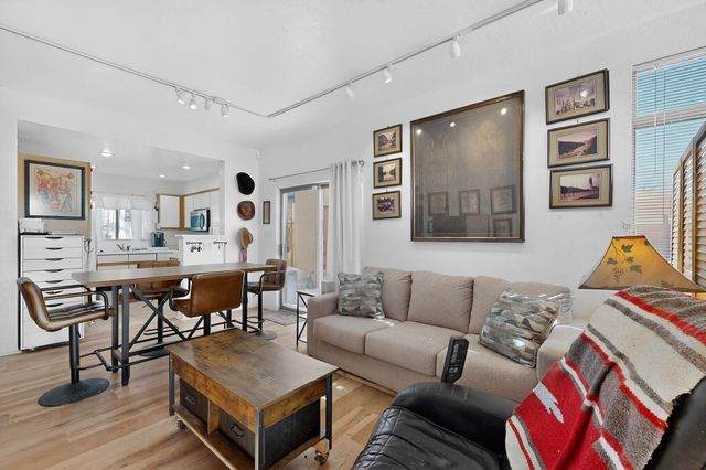 6328 Milagro Estrella, Santa Fe, NM 87507