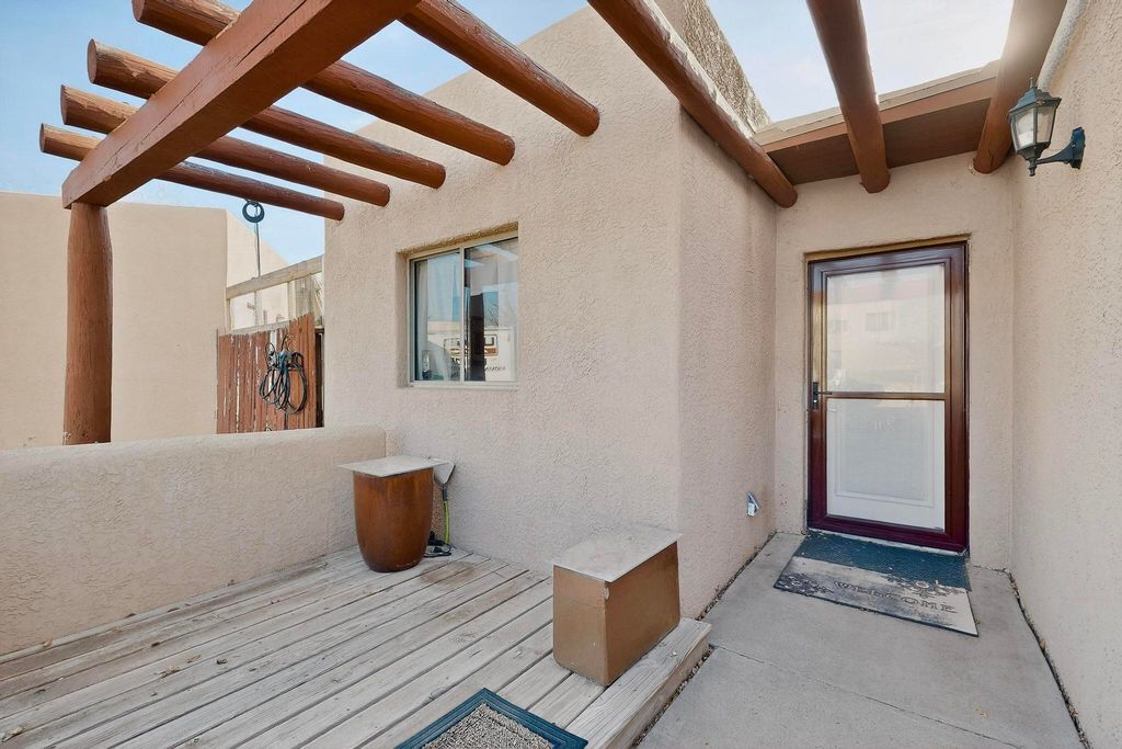 6328 Milagro Estrella, Santa Fe, NM 87507