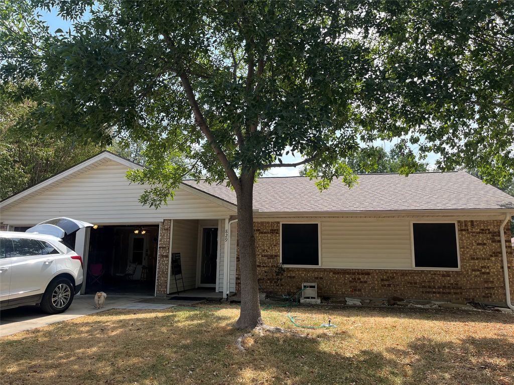 829 Mustang Drive, Saginaw, TX 76179 — exterior