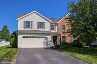 22 CAMELLIA CT, Lititz, PA 17543