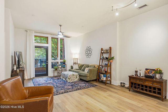 801 N 4th Street Apt 204, Wilmington, NC 28401