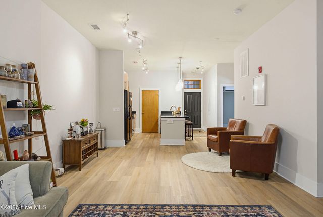 801 N 4th Street Apt 204, Wilmington, NC 28401