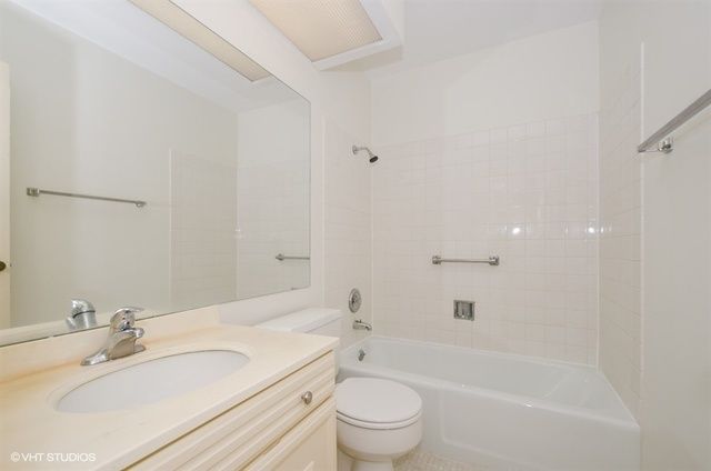 7033 N Kedzie Avenue 1707, Chicago, IL 60645
