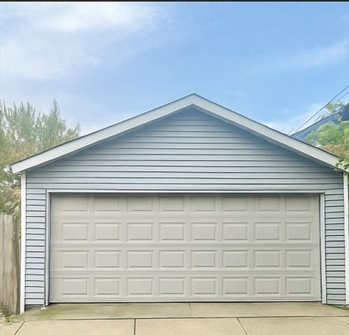 3450 W Walnut Street, Chicago, IL 60624