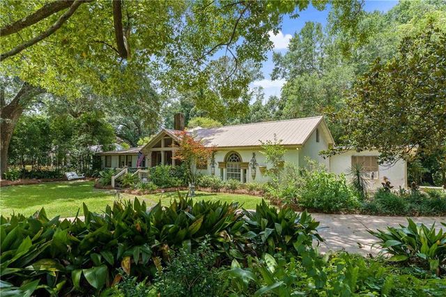 257 Morphy Avenue, Fairhope, AL 36532