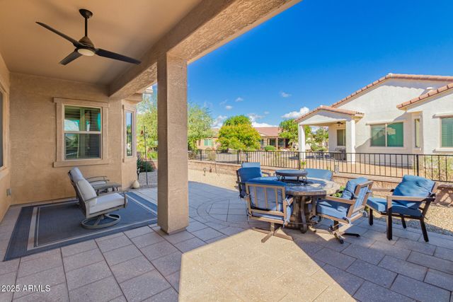 402 N QUESTA Trail, Casa Grande, AZ 85194