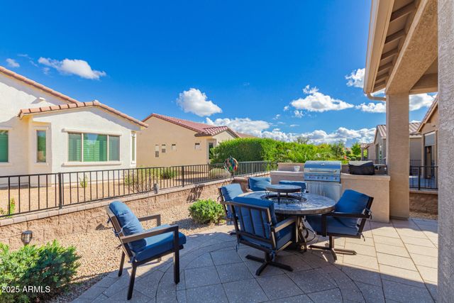 402 N QUESTA Trail, Casa Grande, AZ 85194