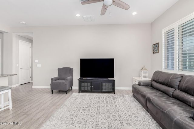 402 N QUESTA Trail, Casa Grande, AZ 85194