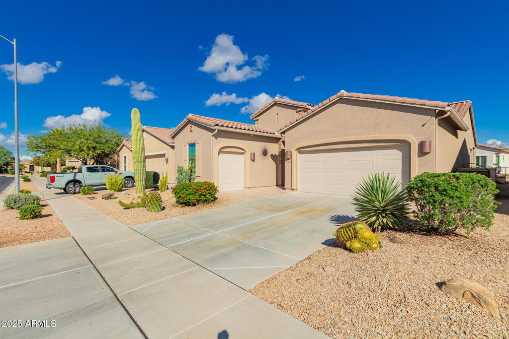 402 N QUESTA Trail, Casa Grande, AZ 85194
