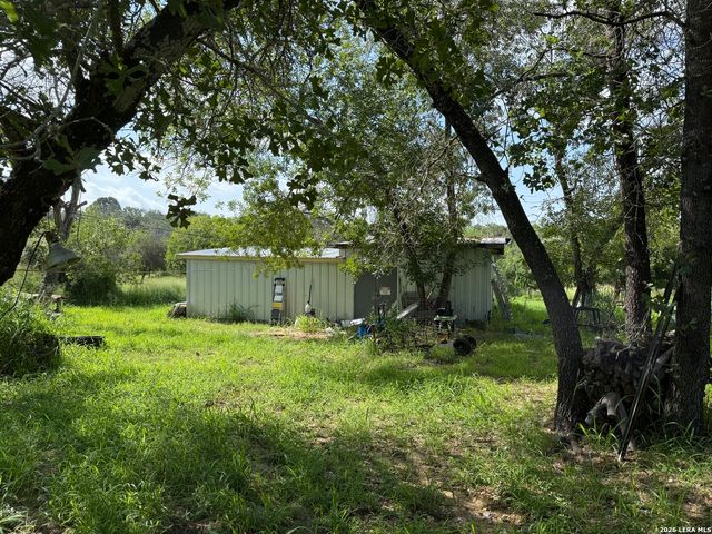 216 Creeks End, Floresville, TX 78114