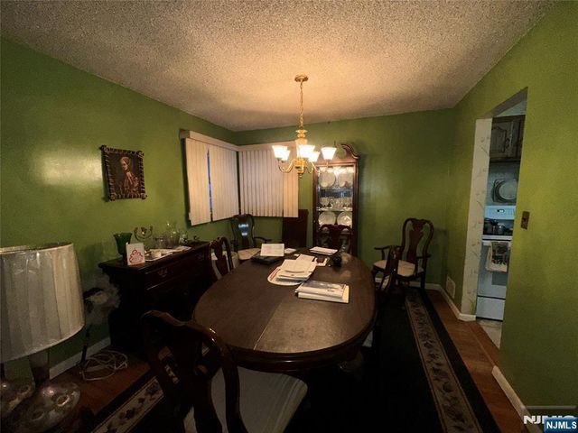 250 Stuyvesant Road, Teaneck, NJ 07666