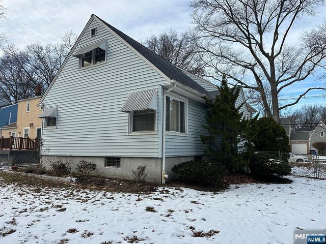 250 Stuyvesant Road, Teaneck, NJ 07666