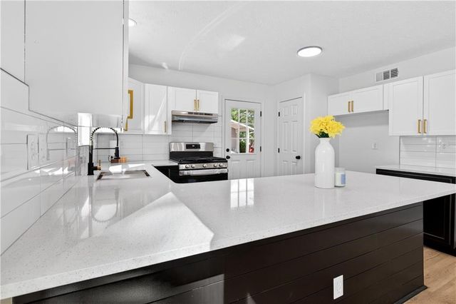 170 Kipling Way, Riverdale, GA 30274