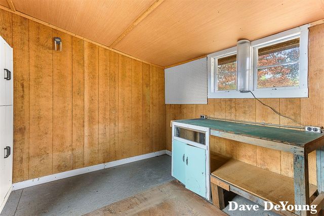 18890 W Howard City-Edmore, Howard City, MI 49329