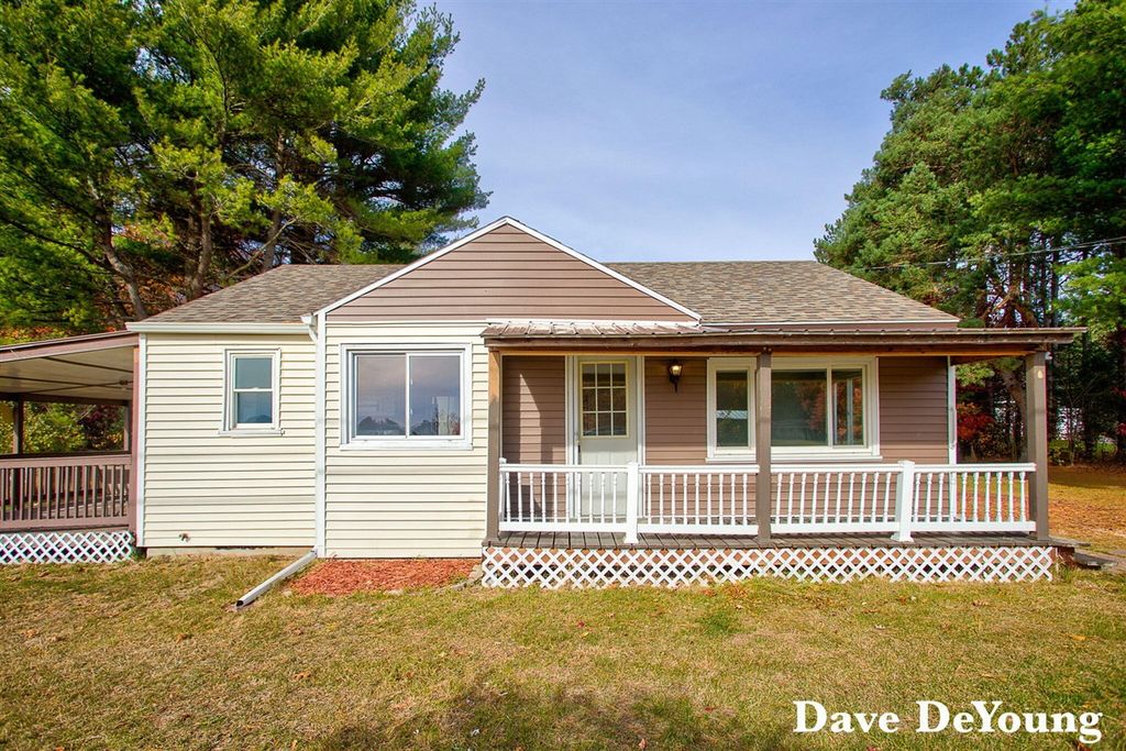 18890 W Howard City-Edmore, Howard City, MI 49329