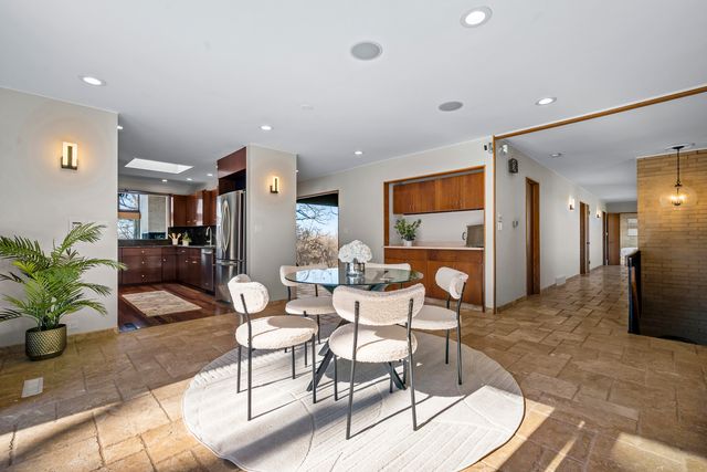 431 Maplewood Drive, Barrington, IL 60010
