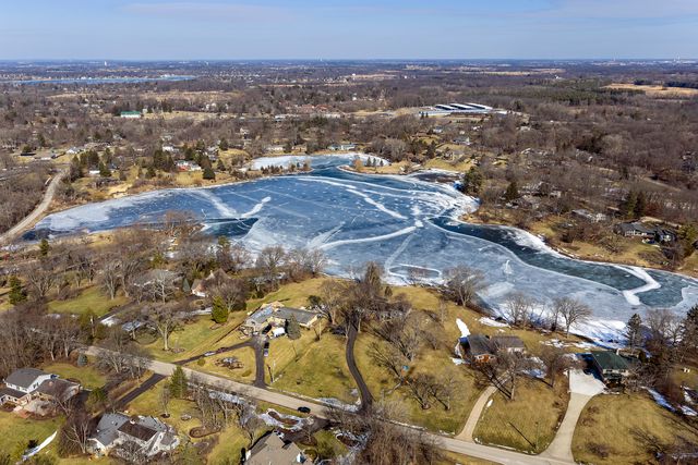 431 Maplewood Drive, Barrington, IL 60010