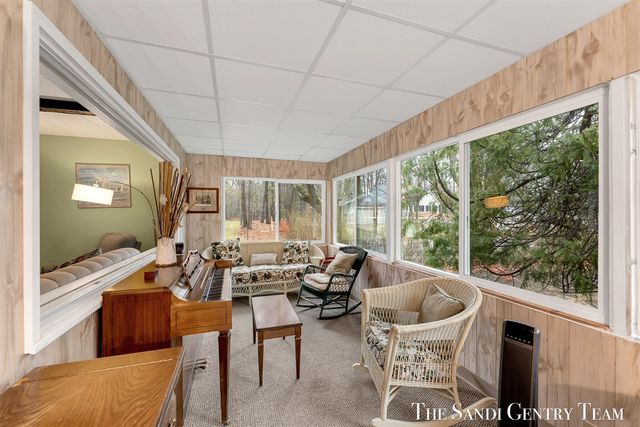 1111 2nd Street, Pentwater, MI 49449