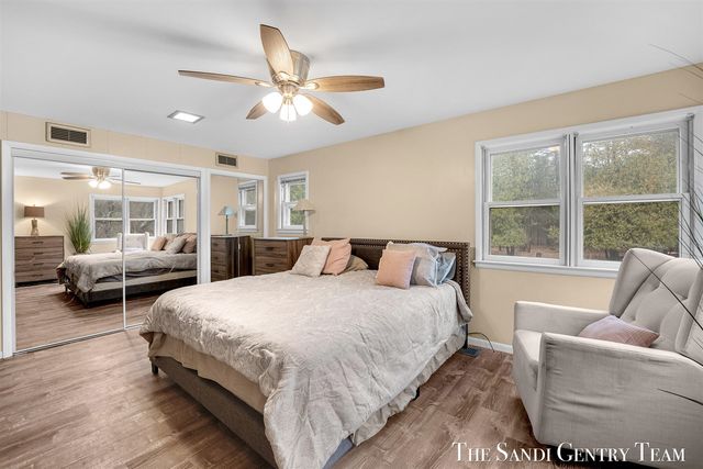 1111 2nd Street, Pentwater, MI 49449