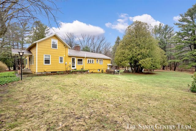 1111 2nd Street, Pentwater, MI 49449