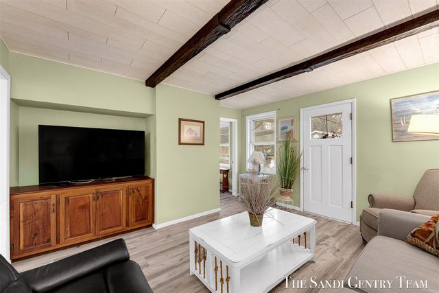 1111 2nd Street, Pentwater, MI 49449