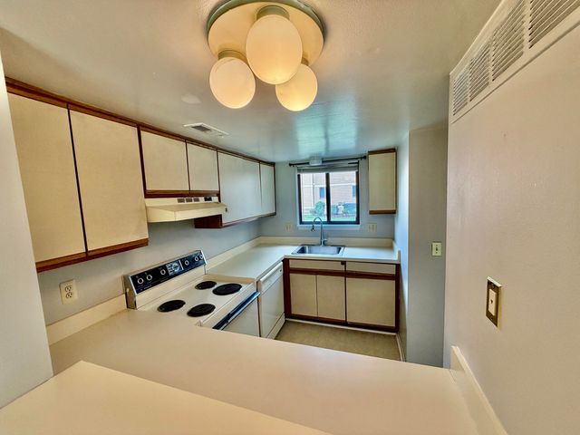 325 Briarcrest Drive, Ann Arbor, MI 48104