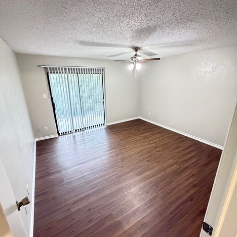 818 Saint Andrews Court, Garland, TX 75043