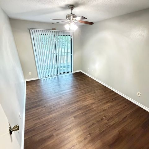 818 Saint Andrews Court, Garland, TX 75043