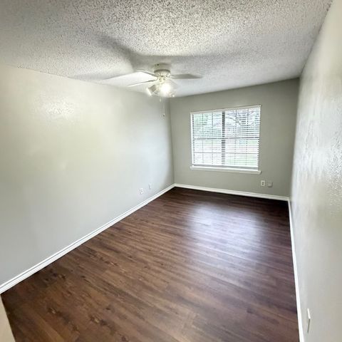 818 Saint Andrews Court, Garland, TX 75043