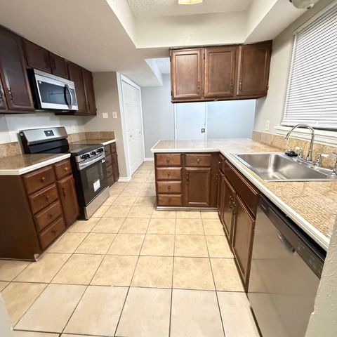 818 Saint Andrews Court, Garland, TX 75043