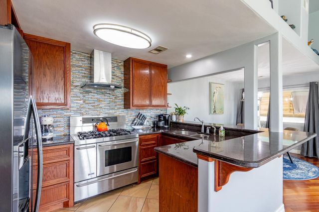 2414 Avenue P, San Leon, TX 77539