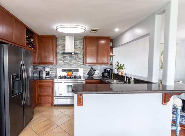 2414 Avenue P, San Leon, TX 77539
