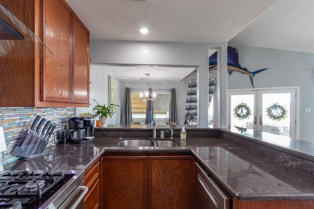 2414 Avenue P, San Leon, TX 77539