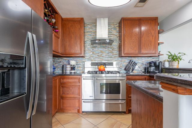 2414 Avenue P, San Leon, TX 77539